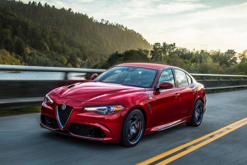 2020-alfa-romeo-giulia-quadrifoglio-front-side-in-mption-carbuzz-689868 2020-alfa-romeo-giulia-quadrifoglio-front-side-in-mption-carbuzz-689868