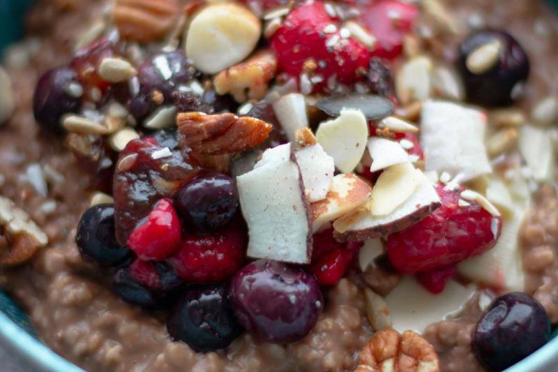 oatmeal with nuts and berries