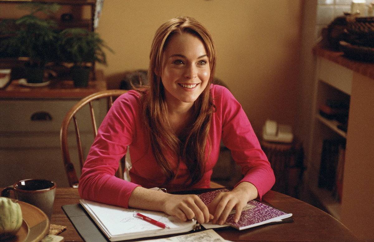 lindsay lohan doing homework in mean girls