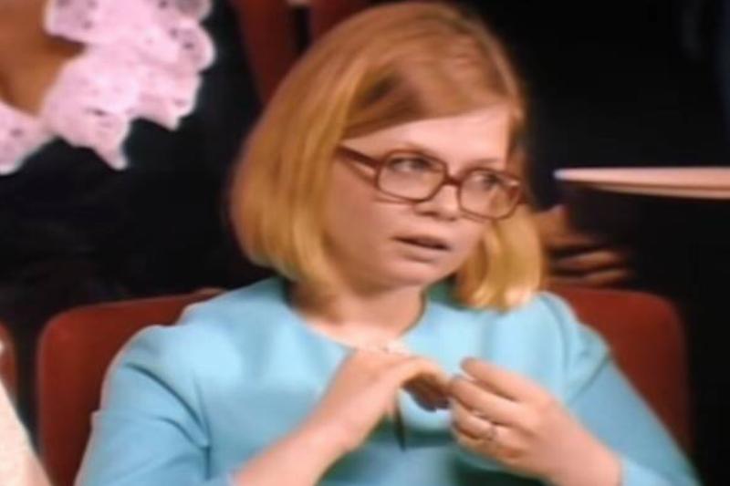 Goldie Hawn Wins Best Supporting Actress - Accepted by Raquel Welch _ 42nd Oscars (1970) 0-13 screenshot Goldie Hawn Wins Best Supporting Actress - Accepted by Raquel Welch _ 42nd Oscars (1970) 0-13 screenshot