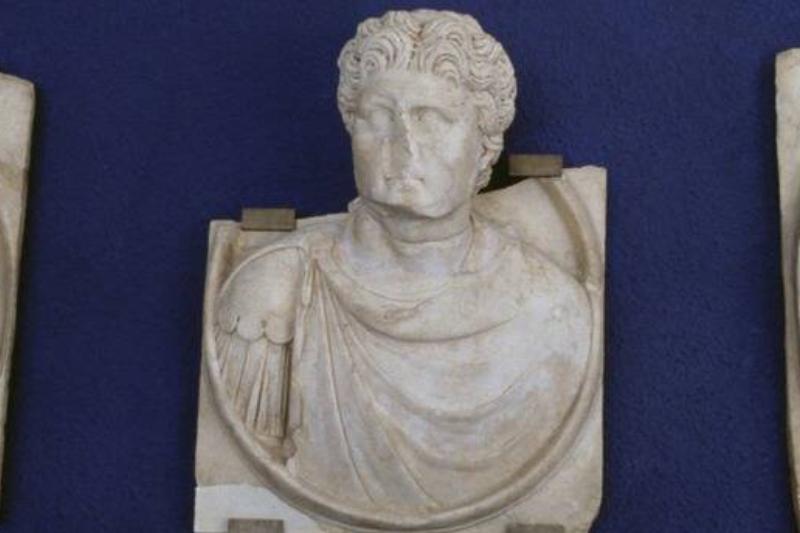 Medallions with portraits, Aphrodisias Medallions with portraits of Pindar, Alexander and philosopher from  Aphrodisias, Turkey. Roman civilisation, 2nd century. Geyre, Aphrodisias
 Museum