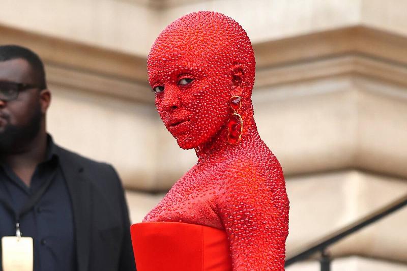 Schiaparelli : Outside Arrivals - Haute Couture Spring Summer 2023 Schiaparelli : Outside Arrivals - Haute Couture Spring Summer 2023
