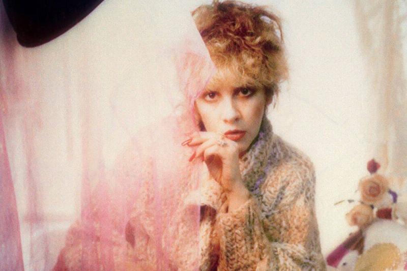 stevie nicks 117661369 stevie nicks posing for a photo