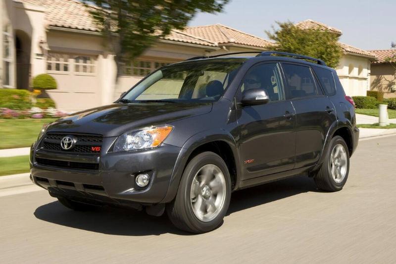 2011-toyota-rav4-three-quarter-front-left-side-view-in-motion-carbuzz-519428-1600 2011-toyota-rav4-three-quarter-front-left-side-view-in-motion-carbuzz-519428-1600