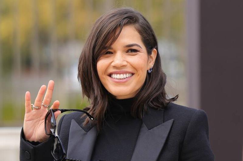 Chloé : Outside Arrivals - Paris Fashion Week - Womenswear Spring/Summer 2024 Chloé : Outside Arrivals - Paris Fashion Week - Womenswear Spring/Summer 2024