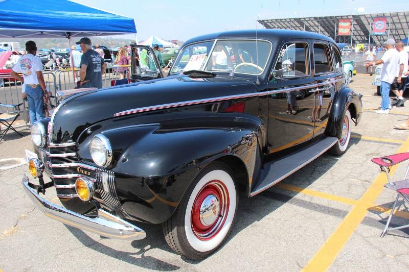 1940_Oldsmobile_Dynamic_Series_70_Sedan_(US)_(24858149501) 1940_Oldsmobile_Dynamic_Series_70_Sedan_(US)_(24858149501)