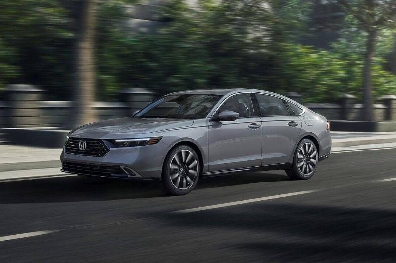 2024-honda-accord-front-view-driving-carbuzz-1189653-1600 2024-honda-accord-front-view-driving-carbuzz-1189653-1600