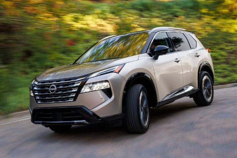 2024-nissan-rogue-driving-front-angle-carbuzz-1189334-1600 2024-nissan-rogue-driving-front-angle-carbuzz-1189334-1600