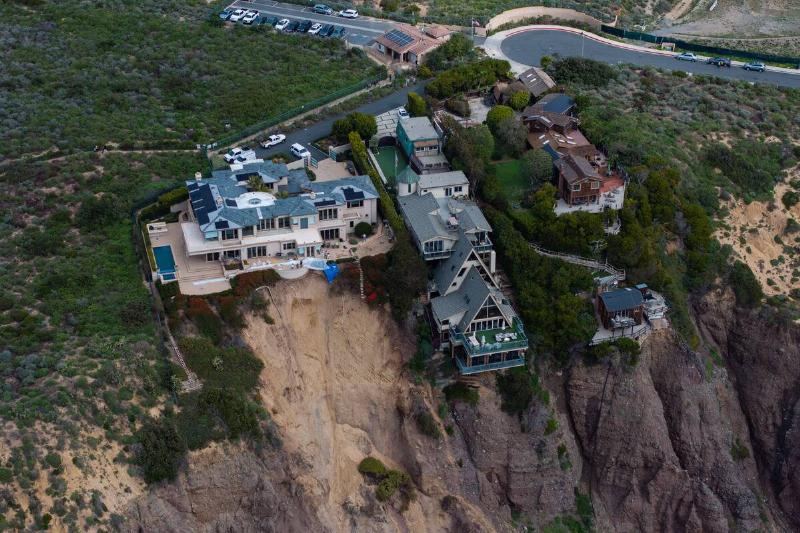 Heavy Rains Cause Concerns For Cliffside Homes In Dana Point