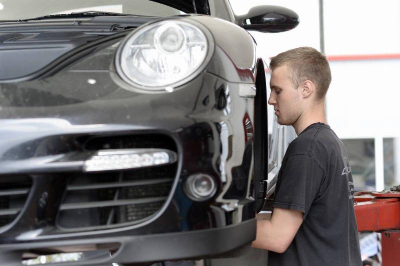 Feature Handicraft - Car repair shop Feature Handicraft - Car repair shop