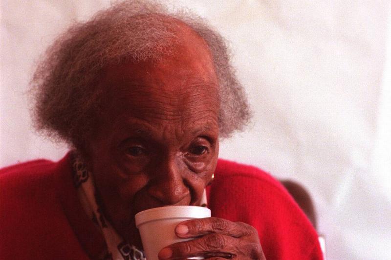 ME.Alzhdaycare#5.1112.CW During the afternoon snack at the Alzheimer's and Dementia Social Day Care ME.Alzhdaycare#5.1112.CW During the afternoon snack at the Alzheimer's and Dementia Social Day Care