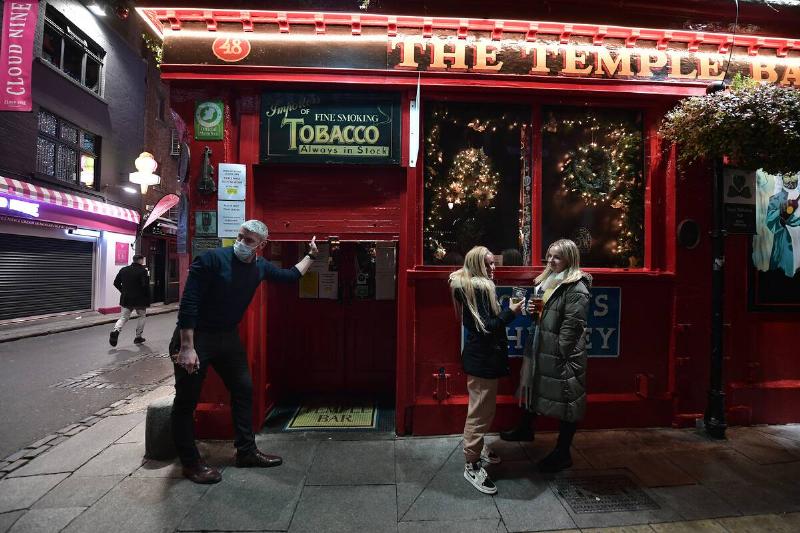 Ireland Begins Nightly Curfew For Pubs And Restaurants Ireland Begins Nightly Curfew For Pubs And Restaurants