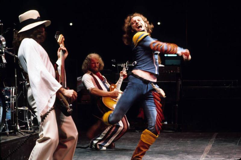 Photo of JETHRO TULL and Martin BARRE and John GLASCOCK and Ian ANDERSON