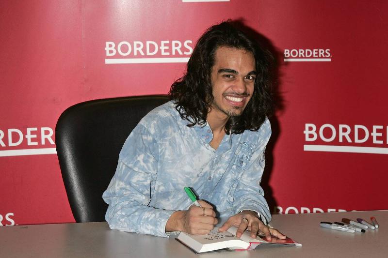 Sanjaya Malakar Signs Copies Of Dancing To The Music In My Head - January 23, 2009 Sanjaya Malakar Signs Copies Of Dancing To The Music In My Head - January 23, 2009