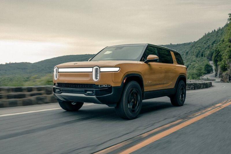 2022-rivian-r1s-104-1657043543 2022-rivian-r1s-104-1657043543