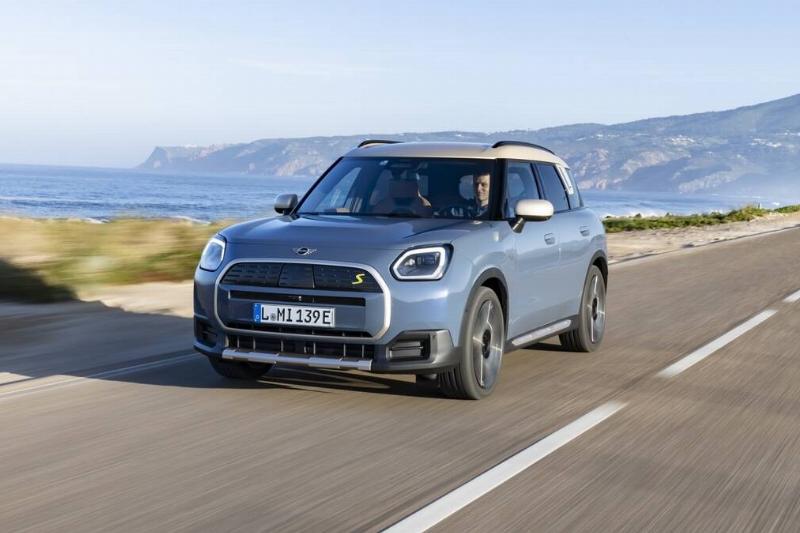 2025-Mini-Countryman-SE-All4-01 2025-Mini-Countryman-SE-All4-01