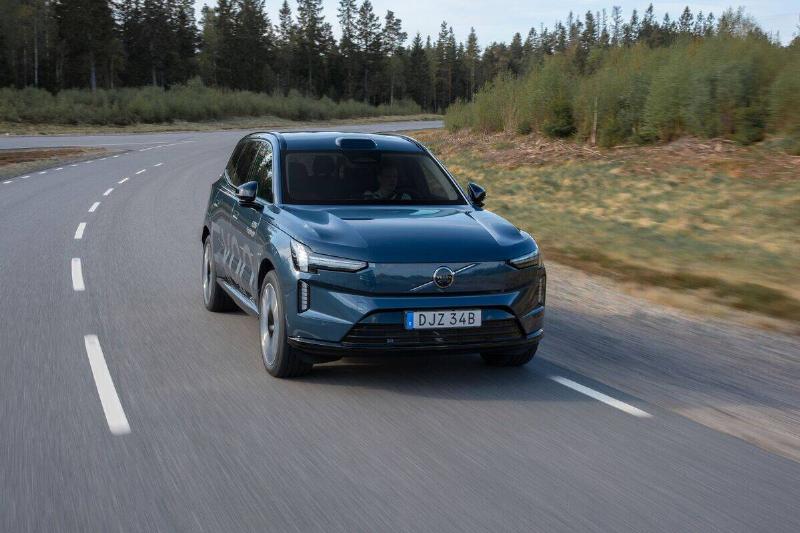 2025 Volvo EX90