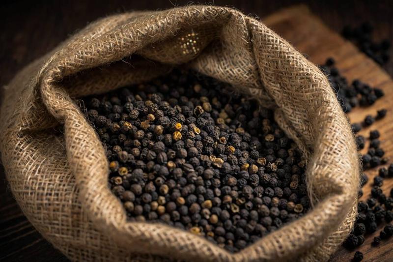 Leonardo_Kino_XL_Create_a_photo_Sack_of_black_pepper_used_as_c_0-37383 Leonardo