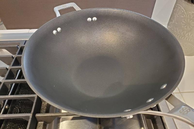 Calphalon Nonstick Wok Calphalon Nonstick Wok