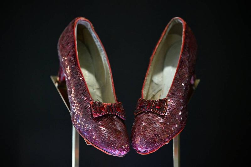 TOPSHOT-BRITAIN-US-AUCTION-FILM-WIZARDOFOZ TOPSHOT-BRITAIN-US-AUCTION-FILM-WIZARDOFOZ