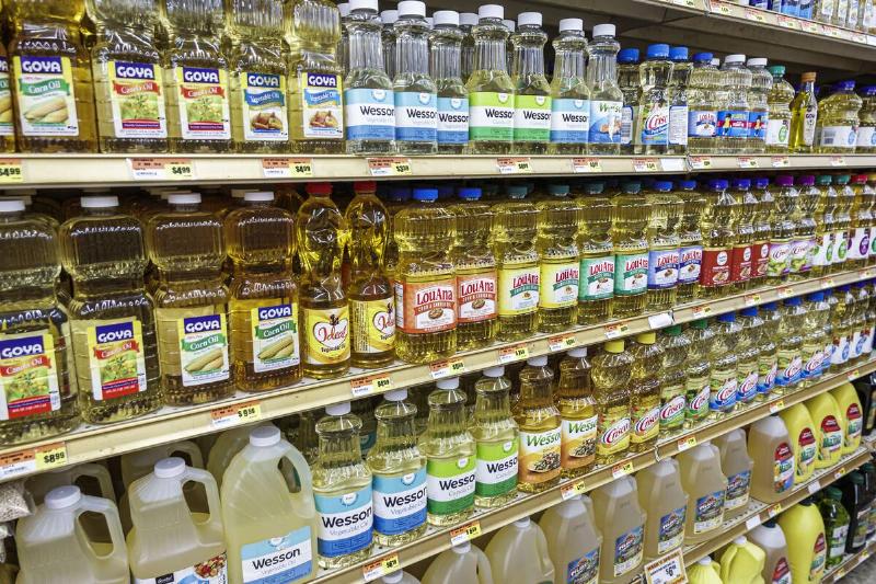 North Bay Village, Miami, Florida, Presidente Supermarket, cooking oil aisle, corn oil, canola oil, vegetable oil, Goya, Wesson, Lou Ana, Crisco North Bay Village, Miami, Florida, Presidente Supermarket, cooking oil aisle, corn oil, canola oil, vegetable oil, Goya, Wesson, Lou Ana, Crisco
