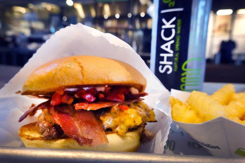 Shake Shack Reports Quarterly Earning That Beat Expectations, But Company Dampers Outlook