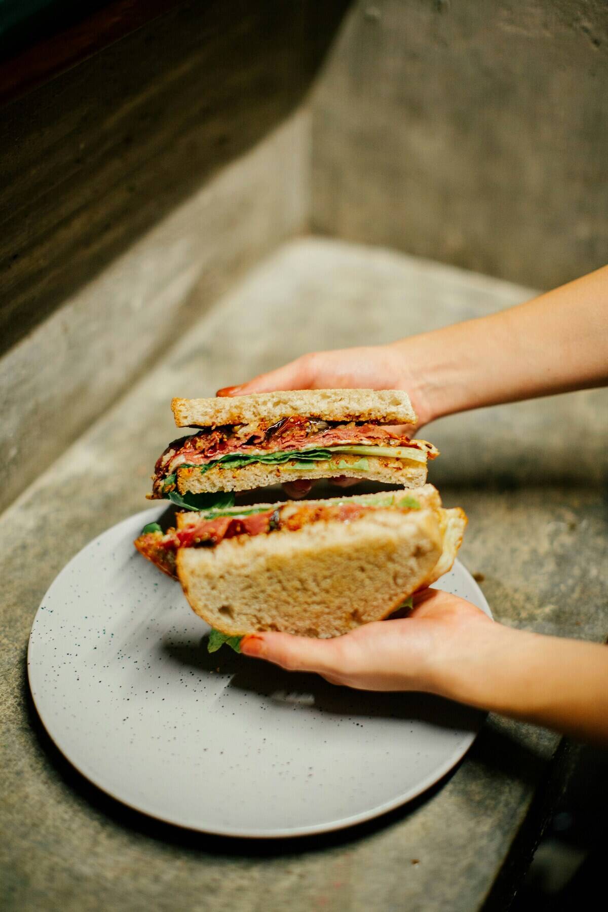 frank-flores-HcUBuCzqjMw-unsplash