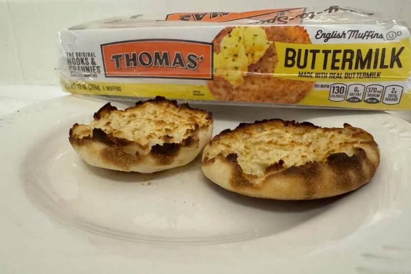 thomas-buttermilk-english-muffins-toasted-just-how-i-like-v0-5xqmh0das4me1-44641