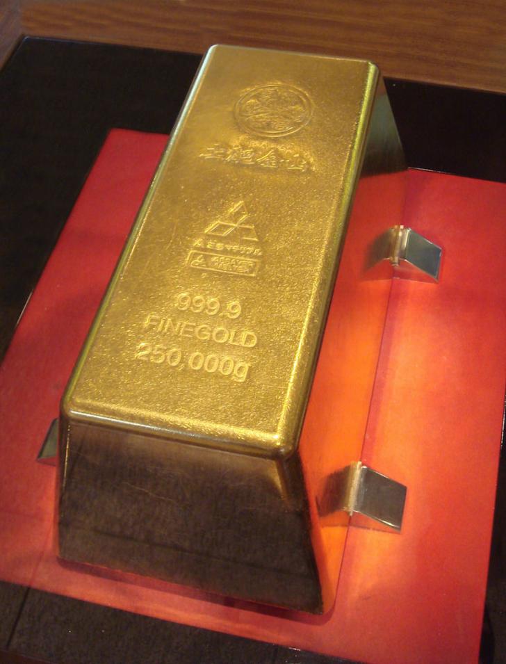 551lbs of gold worth an estimated $10,192,958.22 USD