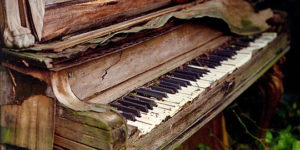 A dead piano