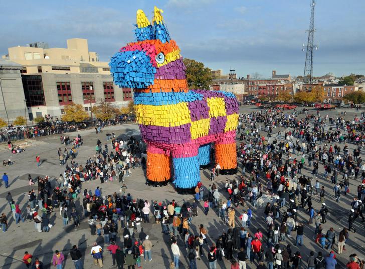 Mexicans find clever way through Trump's wall