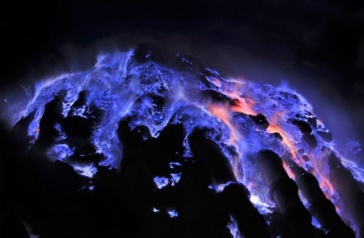 Indonesian Volcano Spews Hauntingly Beautiful Blue Lava