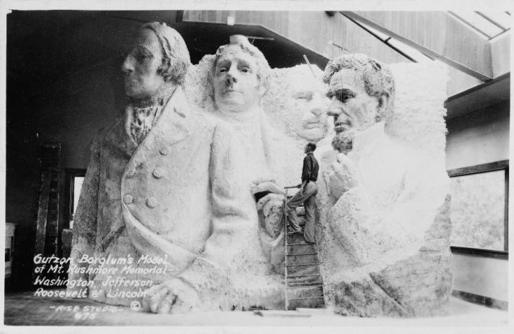 This is what Mount Rushmore was supposed to look like if they hadn't run out of funding in 1941