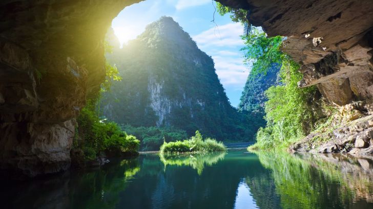 Tam Cá»‘c-BÃ­ch Äá»™ng, Vietnam. Photo by Olga Khoroshunova