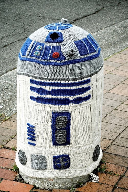 R2-D2 street art.