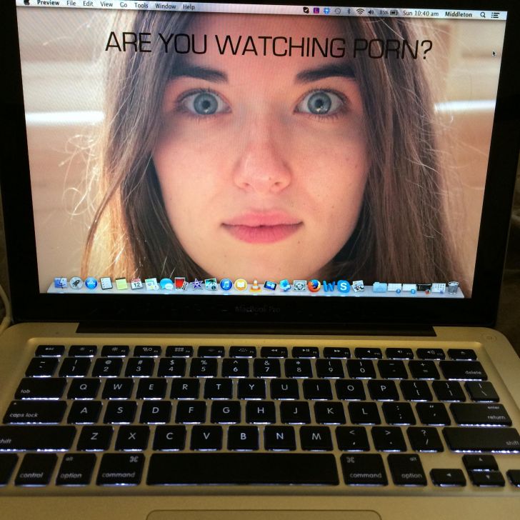 So... My girlfriend left me a nice new background.