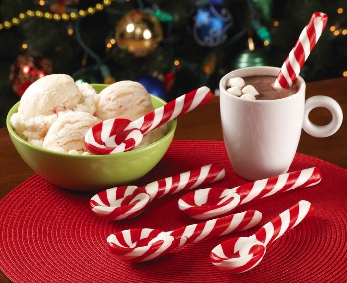 Edible peppermint candy cane spoons