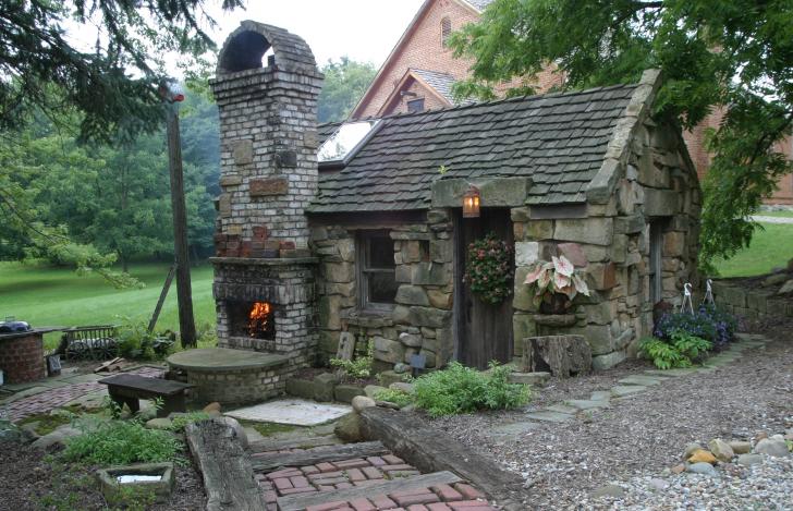 A stone cottage. I could live here.
