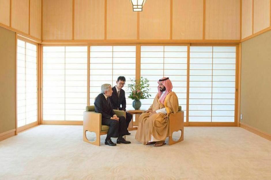 The Saudi Prince arrived with 10 airplanes packed with an entourage, furnitures and luxury goods for his own personal use. The Japanese Emperor met him in an empty room.