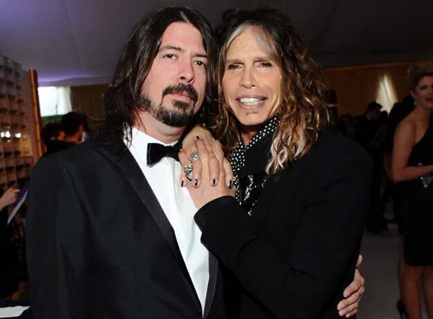 I wish I was as close with my mom as Dave Grohl is with his.