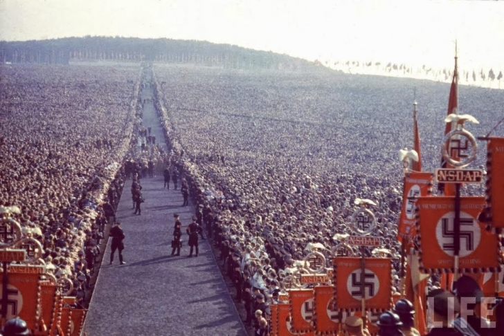 To everyone trying to make a political point by comparing crowd sizes