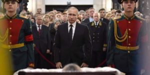 Putin+staring+at+his+assassinated+embassador%26%238217%3Bs+corpse