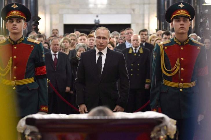 Putin staring at his assassinated embassador's corpse