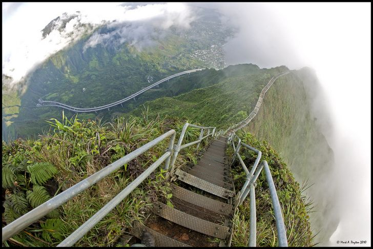 Haiku Stairs - Also known as the Stairway to Heaven. Unusual trail on the island of Oahu consisting of almost 4000 steps