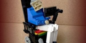 Lego Stephen Hawking.