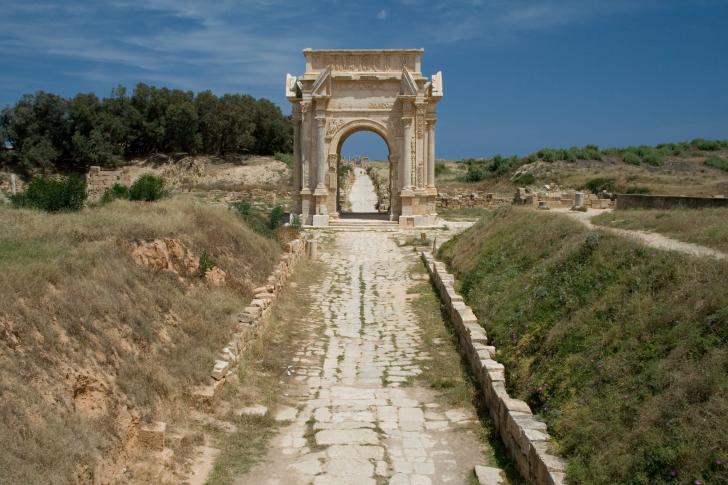 2,000 year old Roman road in Libya