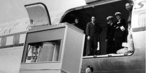 5MB IBM hard disk — weighing over 1000kg — being loaded into an airplane in 1956