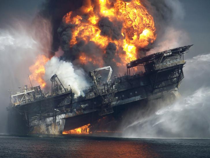 Deepwater Horizon sinking on 22 April 2010