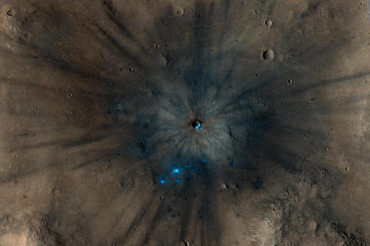 A closer look at the fresh 8 meter crater that was recently discovered by the HiRISE instrument on the Mars Reconnaissance Orbiter