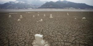 Dried-up lake reveals a forgotten cemetery